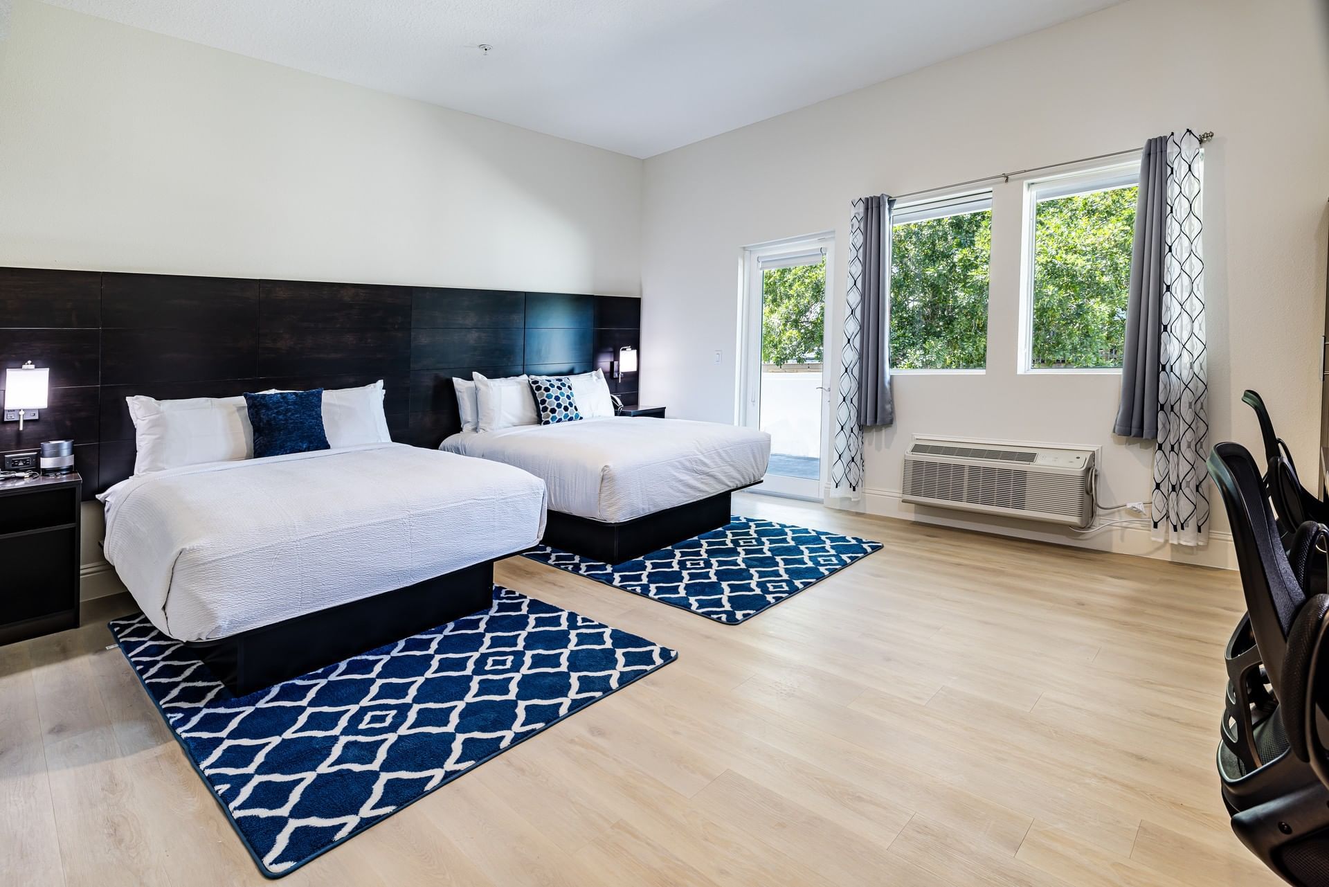 Premier Double Queen Balcony room