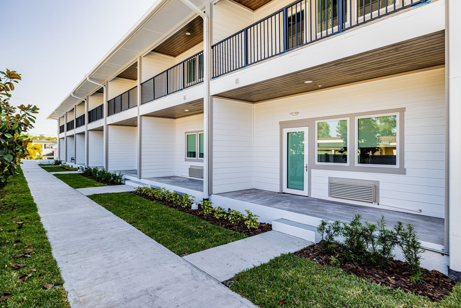 Grant Street Inn walkway with private terraces